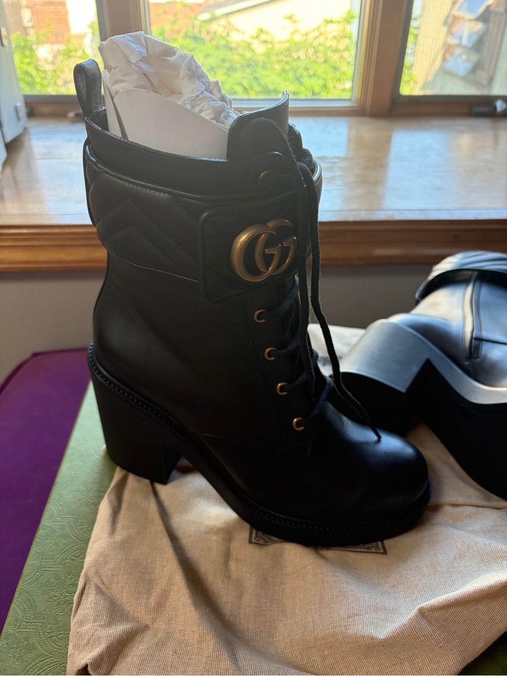 Gucci Black Quilted Cuff Lace-Up Block Heel Boots with Gold GG - Picture 4 of 8